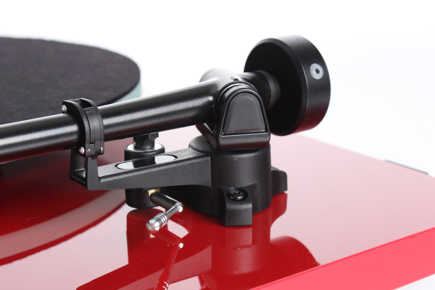 Product image for a Rega Planar 2 turntable in Gloss Red finish
