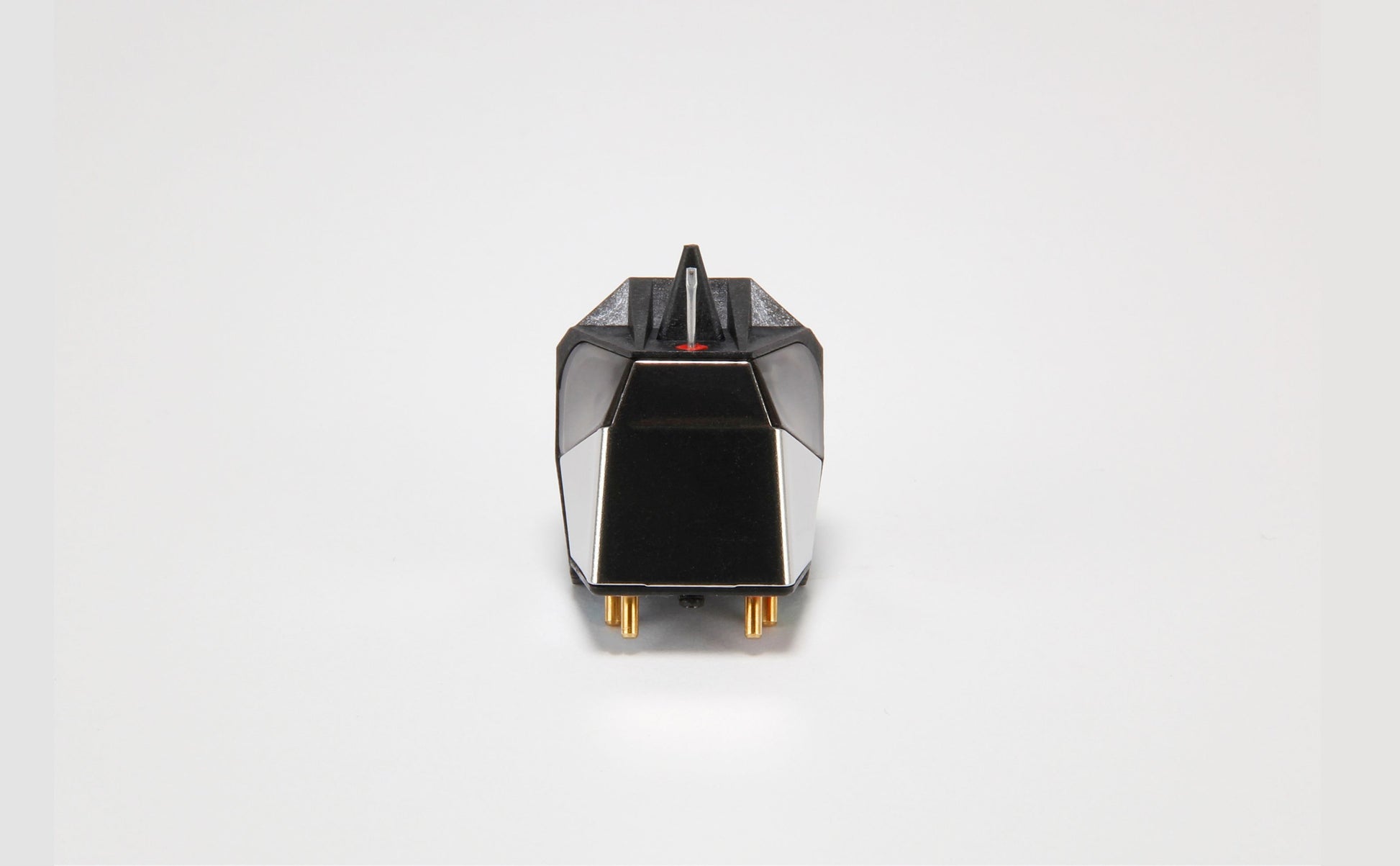 Product Image of a Rega ND5 Moving Magnet cartridge for a turntable.