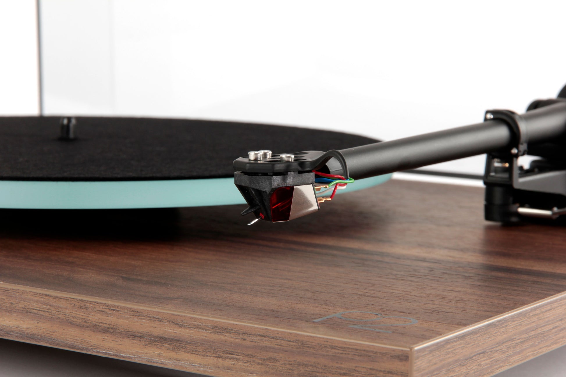 Product image for a Rega Planar 2 turntable in Walnut finish