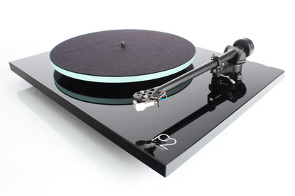 Product image for a Rega Planar 2 turntable in Gloss Black finish
