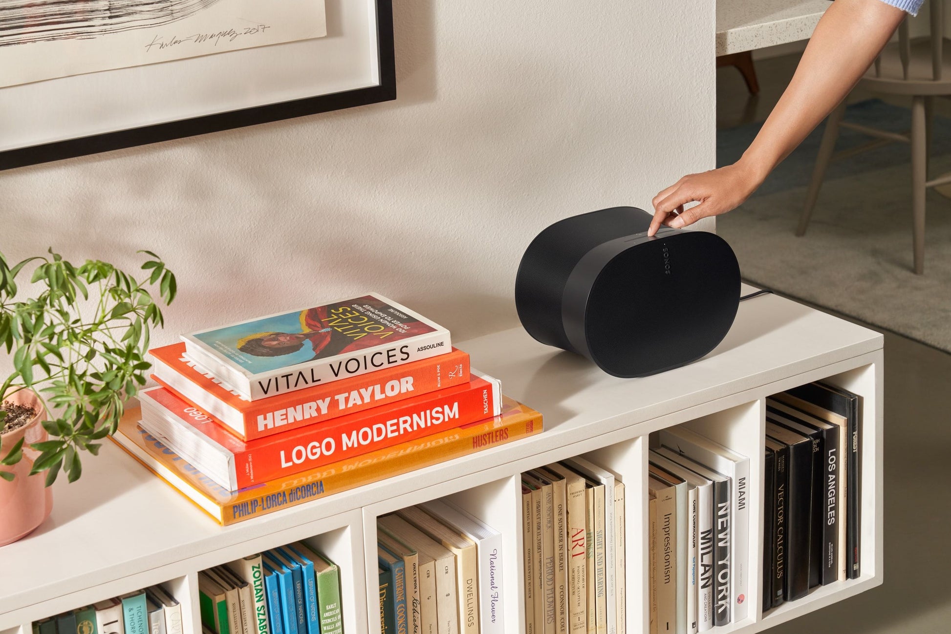 Lifestyle Image for a Sonos Era 300 in Black.